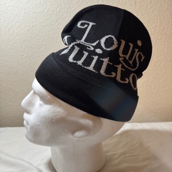 LV Beanie - Picture 1 of 4